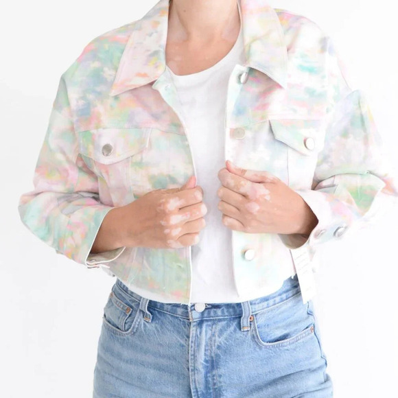 For Love  & Lemons Delphine Tie-Dye Print Cropped Denim Button Up Jacket L NWT - Picture 2 of 13